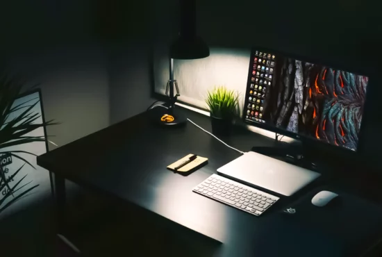 لپ تاپ یا کامپیوتر رومیزی